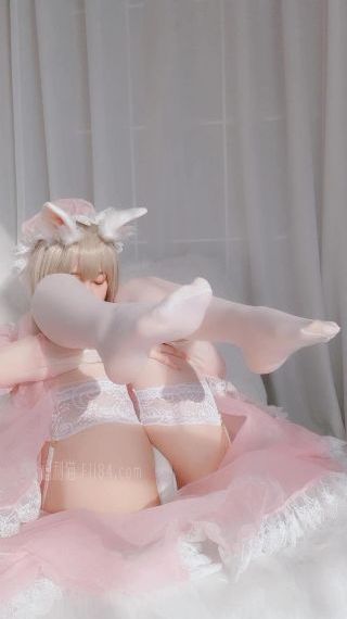 日本老头玩弄年轻少妇在线观看_4K高清电影在线