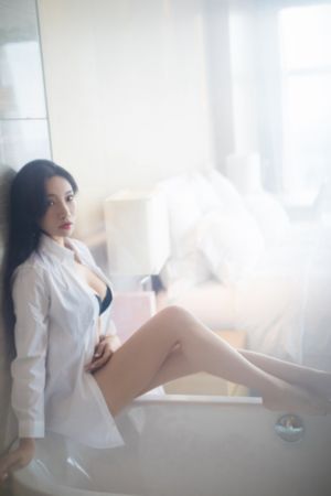 揉捏女邻居高耸的双乳电影_BD韩语高清在线观看