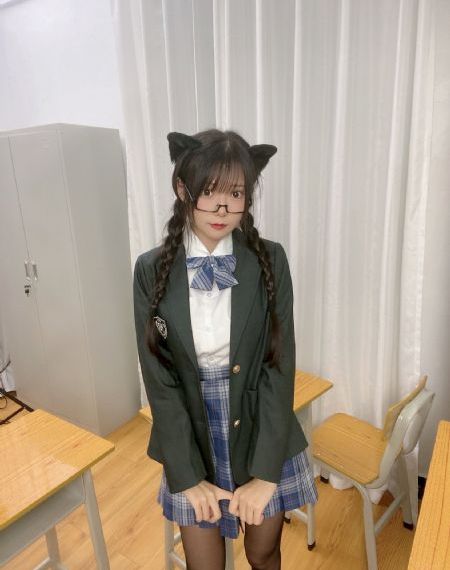 亚洲成人基地_HD电视剧在线观看